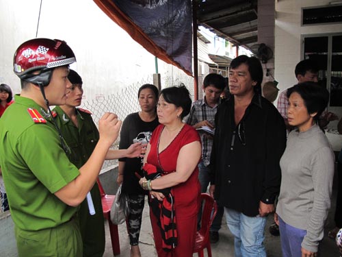 Phụ huynh rút học phí, đuổi đánh phó hiệu trưởng