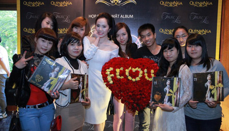 Cá sấu Quỳnh Nga gây sốc, vung tiền không tiếc tay