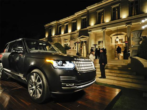 Hãng xe sang và chiêu biệt đãi khách VIP