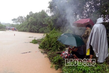 Khe Ang - tang thương trong lũ dữ