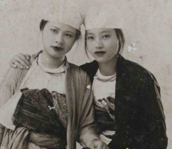 Mối tình đầy ngang trái của Hoa hậu xứ Mường và người anh nuôi