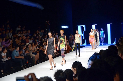 Người mẫu Việt: Tiến thân = Hiến thân cho đại gia