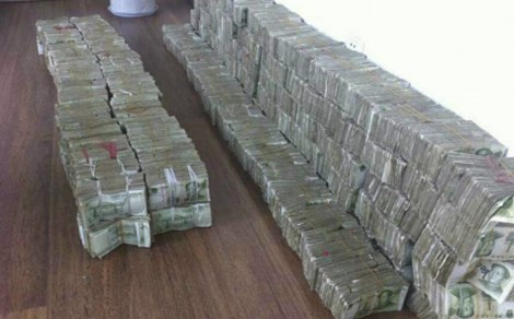 Nữ đại gia Trung Quốc mua xe hơi bằng 'núi tiền lẻ'