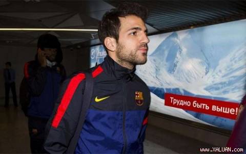 Fabregas bị tạm giữ ở sân bay Moscow do .... gian lận hộ chiếu