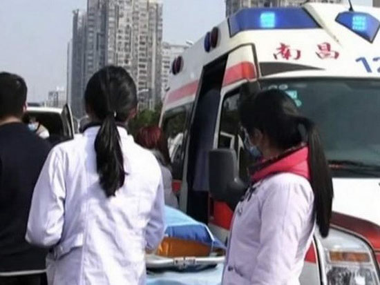 Xe lao lên vỉa hè tại Trung Quốc, ít nhất 7 người thiệt mạng