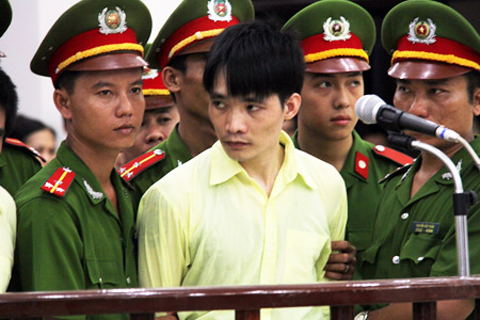 Trộm vào nhà, quan chức lộ ra vàng khối, tiền tỷ