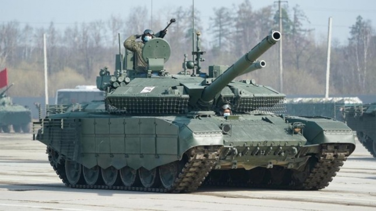 Quân đội Nga nhận hàng trăm xe tăng hiện đại