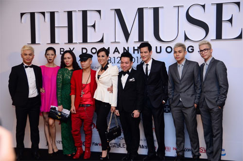 Tăng Thanh Hà rạng rỡ bên chồng dự show The Muse