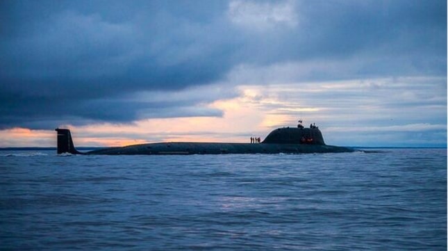 Hai tàu ngầm hạt nhân Nga tập trận phóng tên lửa hành trình