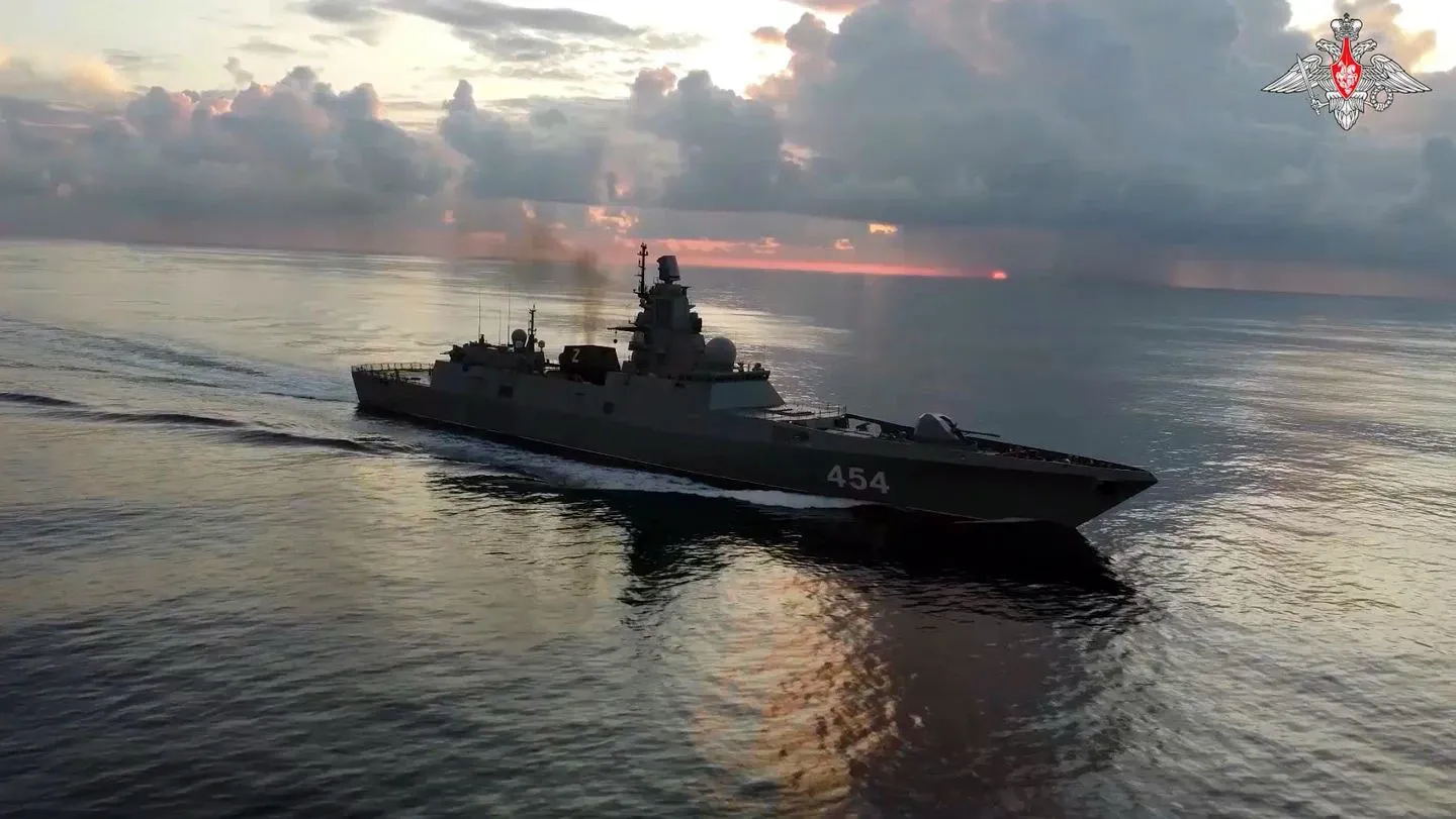 Tàu chiến Nga tập trận với tên lửa siêu thanh Zircon ở Đại Tây Dương