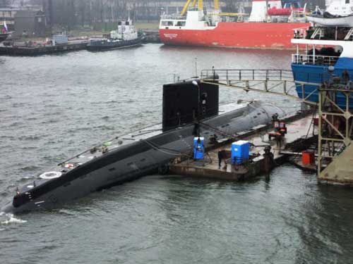 Lộ ảnh Nga thử nghiệm tàu ngầm Hà Nội cho Việt Nam