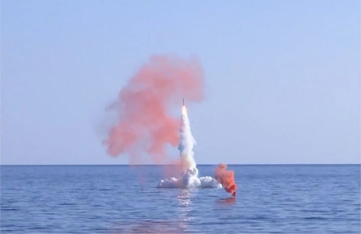 Kalibr phóng từ tàu ngầm - 'Bóng ma' khiến phòng không Ukraine mất ăn mất ngủ