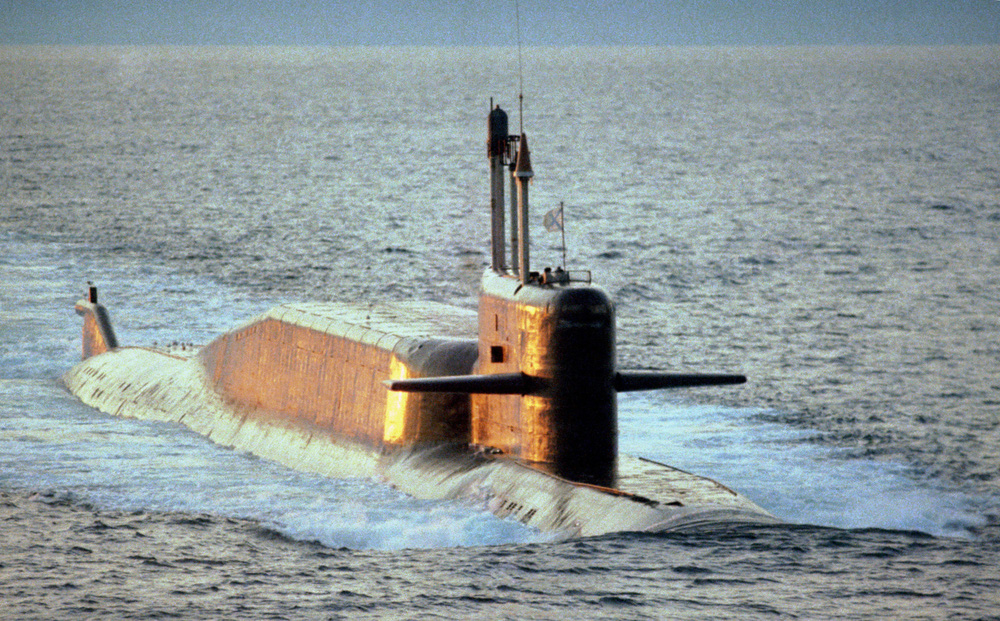Hải quân Nga có thêm hai tàu ngầm, ông Putin khen 'hổ mọc thêm cánh'