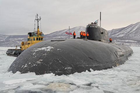 Mỹ không hiểu chuyện gì khi tàu ngầm Omsk nổi gần Alaska