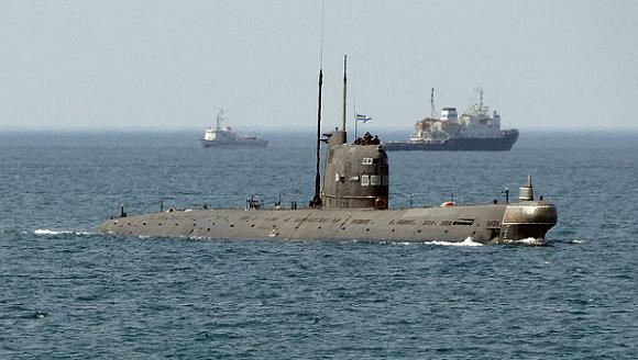 Nga đào tạo lại tất cả thủy thủ, vứt tàu ngầm quá đát của Ukraine