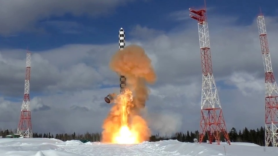 Nga sản xuất hàng loạt tên lửa đạn đạo Sarmat