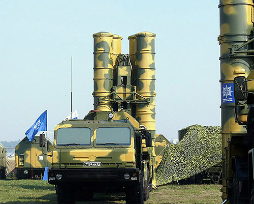 Nga rải tên lửa S-400 ở biên giới, TQ 'run cầm cập'