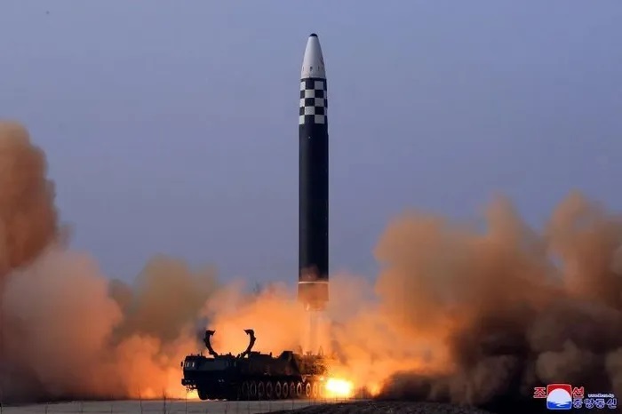 Hwasong 17 - 'Tên lửa quái vật' của Triều Tiên khủng cỡ nào?