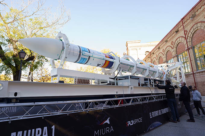Nga sắp có tên lửa tái sử dụng như SpaceX