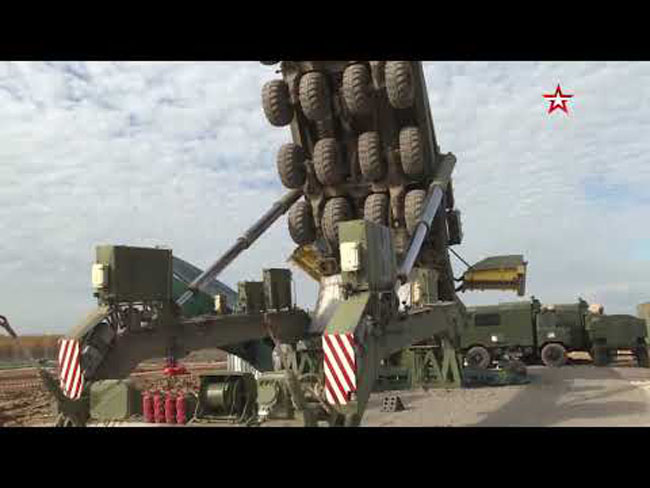 Video: Nga khoe màn nạp tên lửa đạn đạo liên lục địa Yars vào bệ phóng silo