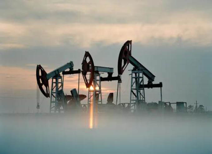 Giá dầu tăng vì tình hình Texas, OPEC+ lại sắp khai chiến