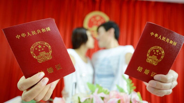 Trung Quốc hạn chế tiền thách cưới để đàn ông lấy được vợ