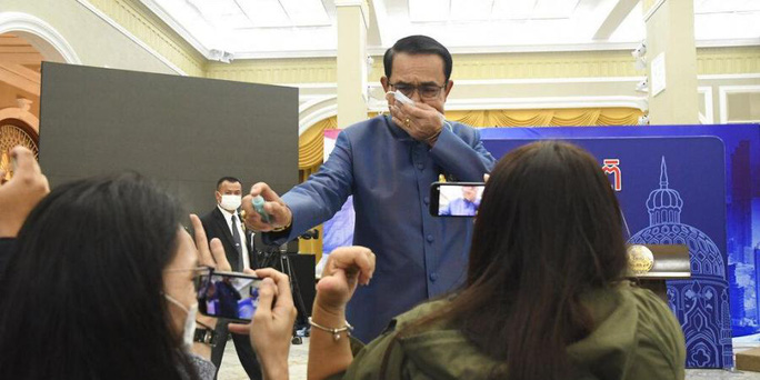 Tiếp xúc ca mắc Covid-19, Thủ tướng Thái Lan phải cách ly dù tiêm đủ vắc-xin