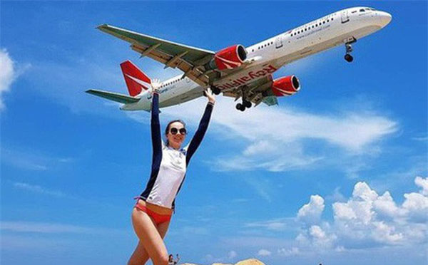 Thái Lan có thể tử hình du khách vì chụp ảnh gây mất an toàn hàng không