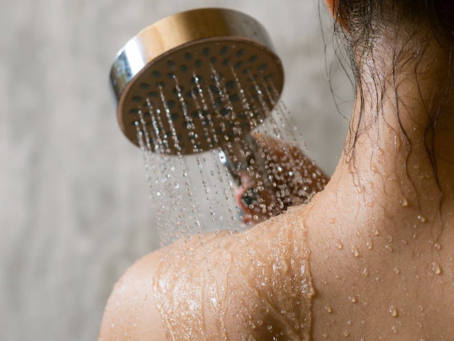 7 thói quen nguy hại khi tắm