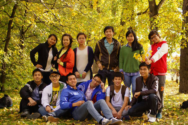 LHS Việt ngẩn ngơ với sắc thu vàng nước Nga