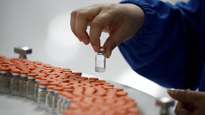 Ngừng thử ghiệm vắc xin của Trung Quốc ở Brazil bị sau sự cố
