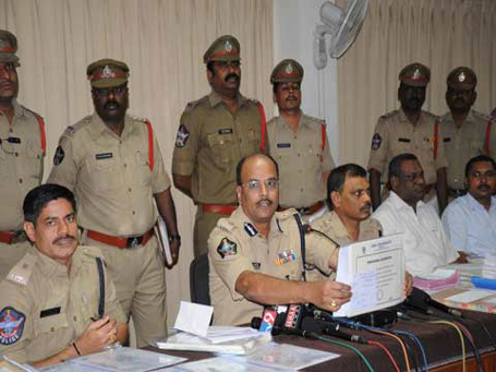 Nghi vấn ngay những người tự tuyên bố là tiến sĩ