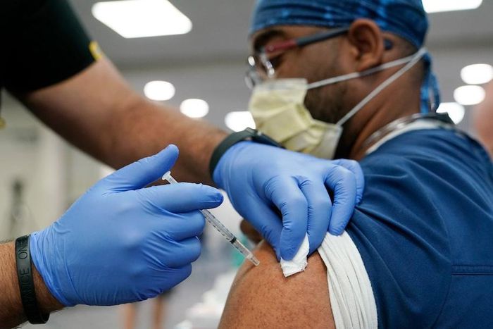 Mỹ cho phép tiêm trộn vaccine Covid-19 với mũi thứ 3
