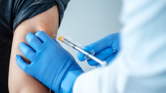 Người tiêm vaccine COVID-19 nguy cơ tử vong thấp hơn 25 lần người chưa tiêm