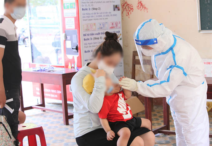 Bé trai 4 tuổi ở Đà Nẵng bị lây nhiễm COVID-19 từ bố mẹ sau 23 ngày cách ly và không có triệu chứng
