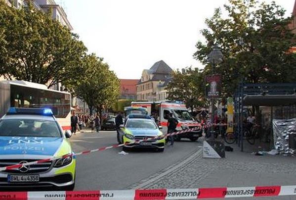 Đâm dao loạn xạ giữa phố ở Đức, nhiều người bị thương