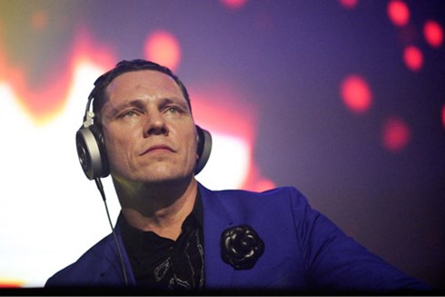 Huyền thoại DJ Tiesto sẽ đến Việt Nam vào tháng 12