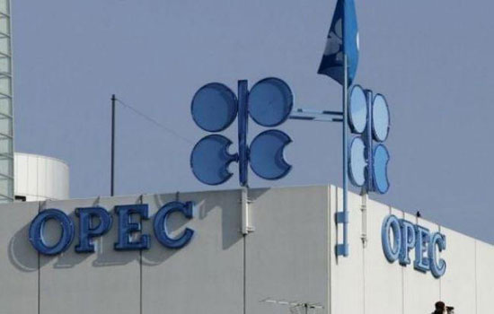 OPEC và Nga sẽ làm gì để giữ giá dầu không “sụp đổ”?