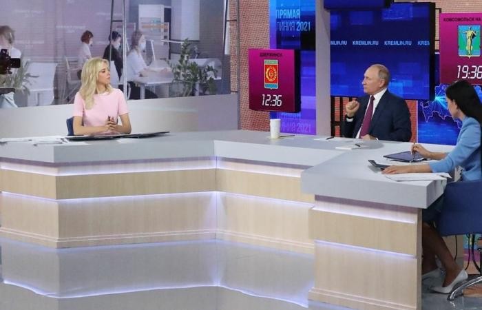 Chương trình lên sóng trực tiếp bị tấn công mạng, Tổng thống Nga: 'Đây có phải trò đùa không?'
