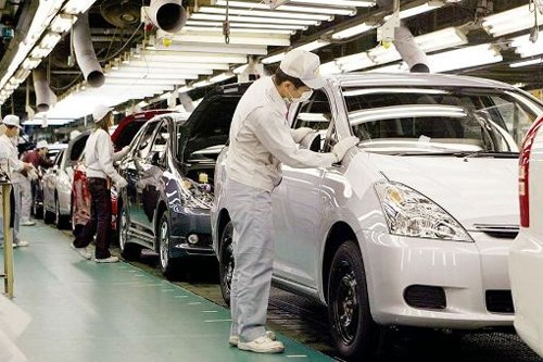 Thuế nhập khẩu ô tô giảm: Toyota lại tính rời Việt Nam