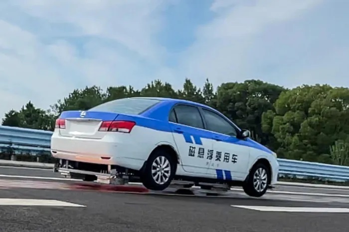Trung Quốc thử nghiệm ôtô chạy không chạm đất