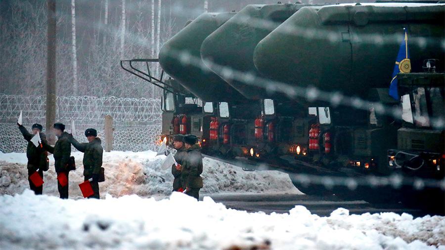 Ba trung đoàn tên lửa Nga đặt trong tình trạng báo động vào cuối năm