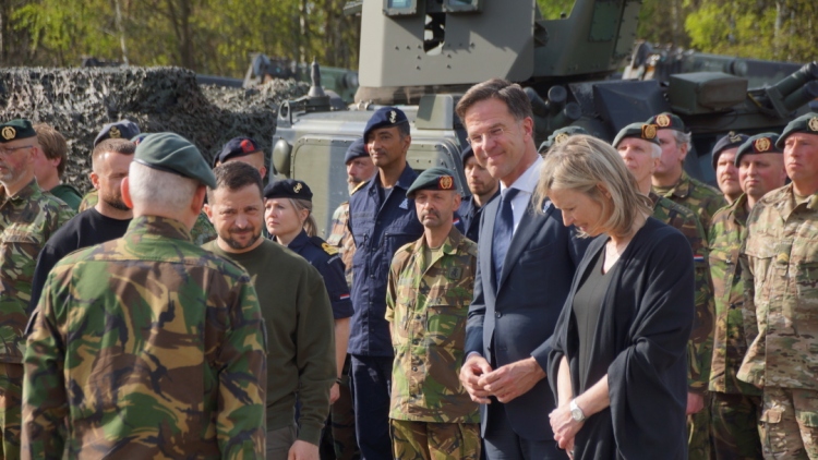 Tổng thống Zelensky tuyên bố sẽ đẩy lùi Nga khi đến thăm căn cứ quân sự Hà Lan