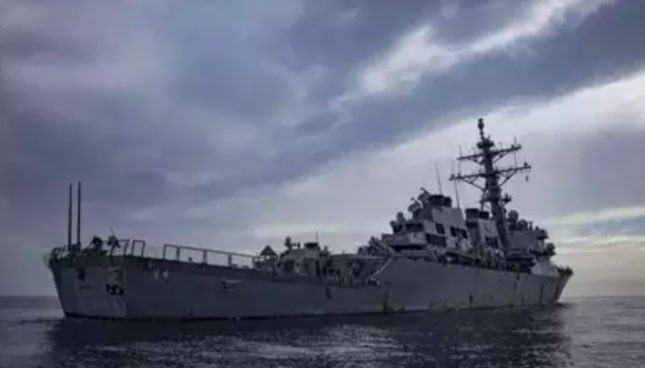 Houthi tuyên bố tấn công tàu khu trục Mỹ