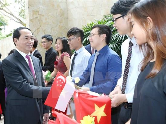 Chủ tịch nước gặp mặt cộng đồng người Việt tại Singapore