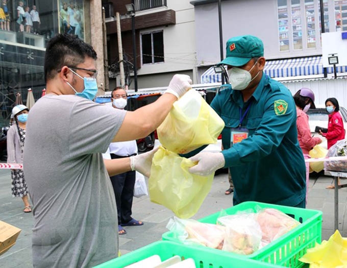 Dịch COVID-19: Đề xuất đẩy mạnh bán hàng theo combo để đảm bảo an toàn