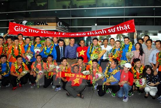 Đội tuyển Futsal Việt Nam được người hâm mộ chào đón nồng nhiệt