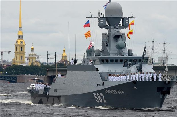 Tuần dương hạm tên lửa Moskva bắn pháo ở Biển Đen