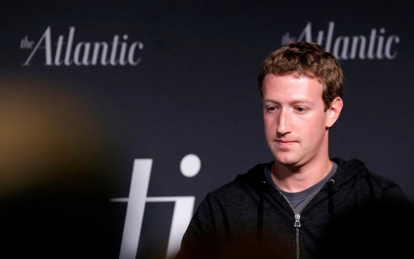 Mark Zuckerberg bị yêu cầu từ chức sau scandal tồi tệ nhất lịch sử Facebook