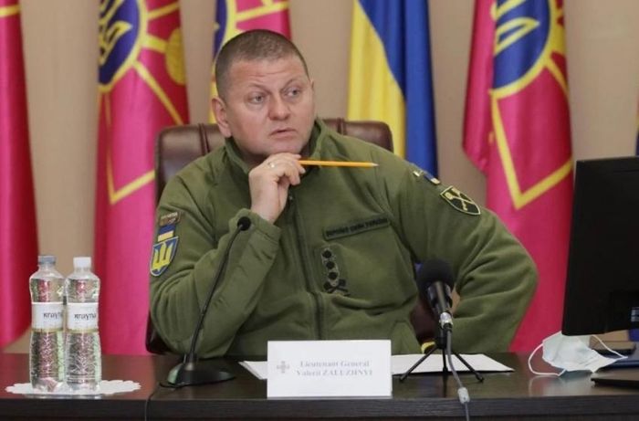 Tướng hàng đầu của Ukraine bị yêu cầu hạn chế xuất hiện trước công chúng?